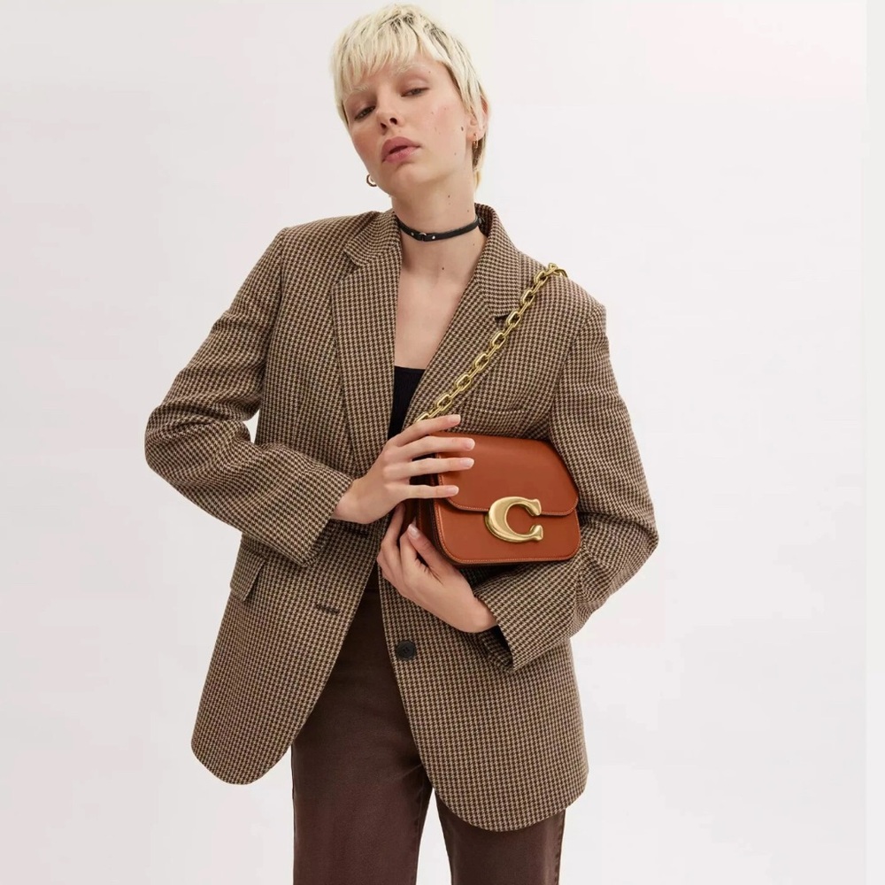 The COACH Crossbody Bag in Burnished Amber - Picture 2 of 11